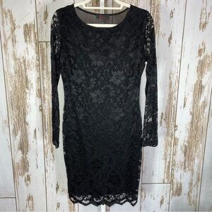 Viwenni, Black Lace Long Sleeve Dress. Size Large. Sheer details. Excellent cond